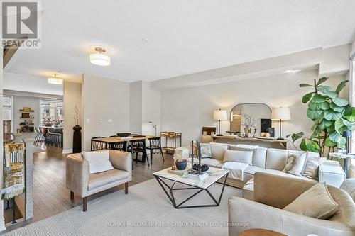22 Phillipsen Way, Markham, ON - Indoor Photo Showing Living Room