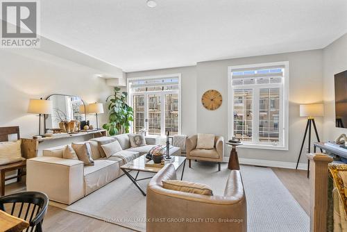 22 Phillipsen Way, Markham, ON - Indoor Photo Showing Living Room