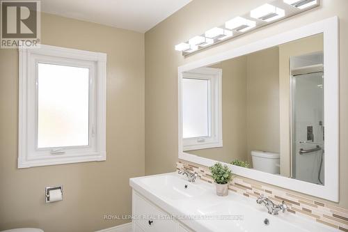 Bathroom 1 - 4810 Rathkeale Road, Mississauga, ON - Indoor Photo Showing Bathroom
