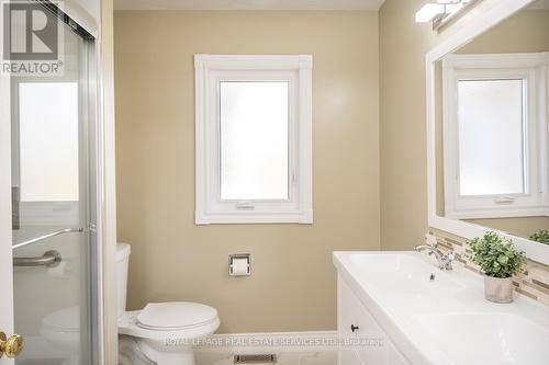 Bathroom 1 - Window view - 4810 Rathkeale Road, Mississauga, ON - Indoor Photo Showing Bathroom