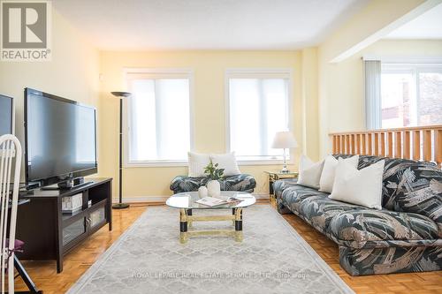 Family Room - 4810 Rathkeale Road, Mississauga, ON - Indoor Photo Showing Living Room