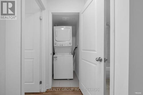 13 - 2212 Bromsgrove Road, Mississauga, ON - Indoor Photo Showing Laundry Room