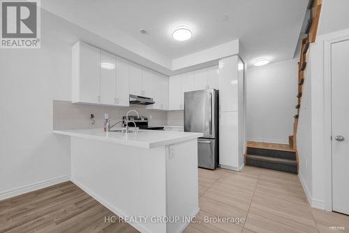 13 - 2212 Bromsgrove Road, Mississauga, ON - Indoor Photo Showing Kitchen