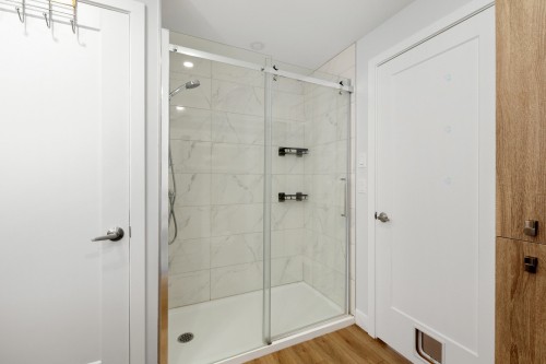 Salle de bains - 148 Ch. Du Roi, Saint-Hippolyte, QC - Indoor Photo Showing Bathroom