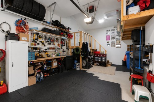 Garage - 148 Ch. Du Roi, Saint-Hippolyte, QC - Indoor