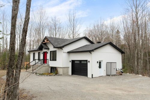Façade - 148 Ch. Du Roi, Saint-Hippolyte, QC - Outdoor