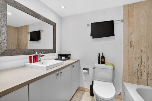 Salle de bains - 205-3455 Rue Drummond, Montréal (Ville-Marie), QC - Indoor Photo Showing Bathroom
