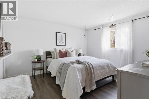 96 Gordon Street, Cambridge, ON - Indoor Photo Showing Bedroom