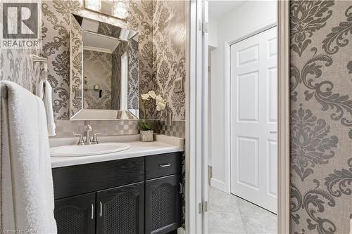 96 Gordon Street, Cambridge, ON - Indoor Photo Showing Bathroom