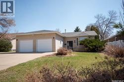 1666 Marshall CRESCENT  Moose Jaw, SK S6H 3G7