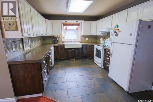1666 Marshall Crescent, Moose Jaw, SK - Indoor Photo Showing Kitchen