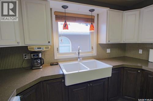 1666 Marshall Crescent, Moose Jaw, SK - Indoor Photo Showing Kitchen With Double Sink