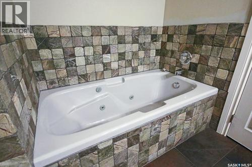 1666 Marshall Crescent, Moose Jaw, SK - Indoor Photo Showing Bathroom
