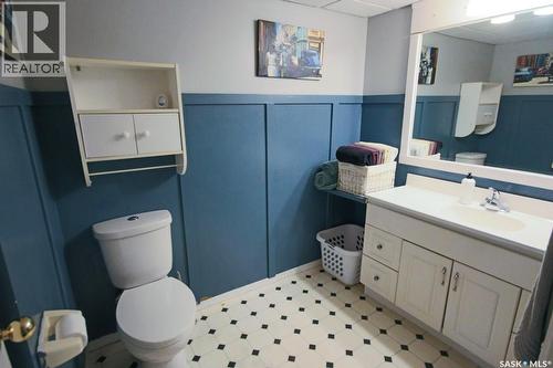1666 Marshall Crescent, Moose Jaw, SK - Indoor Photo Showing Bathroom