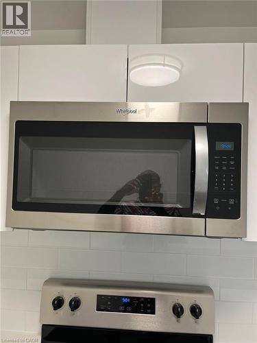 Stainless steel over-the-range microwave - 3370 Stella Crescent Unit# 235, Windsor, ON - 