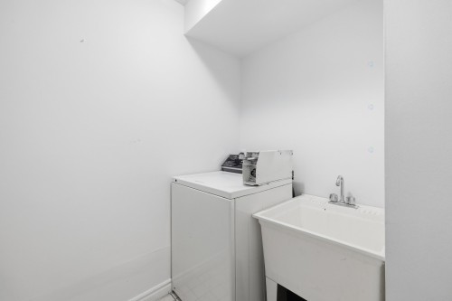 Autre - 6315 Av. Pinard, Saint-Hyacinthe, QC - Indoor Photo Showing Laundry Room