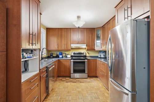 Cuisine - 6315 Av. Pinard, Saint-Hyacinthe, QC - Indoor Photo Showing Kitchen With Double Sink