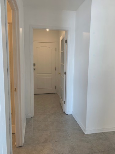 Mud Room - 1420-7680 Boul. Marie-Victorin, Brossard, QC - Indoor Photo Showing Other Room