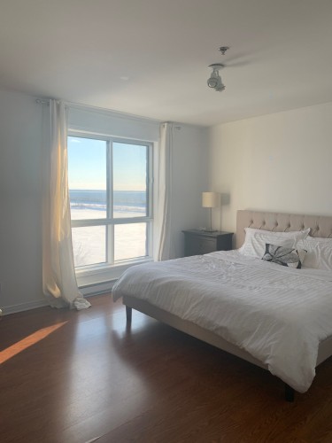 Master Bedroom - 1420-7680 Boul. Marie-Victorin, Brossard, QC - Indoor Photo Showing Bedroom