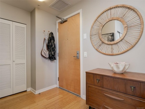#105-399 Tyee Rd, Victoria, BC - Indoor Photo Showing Other Room