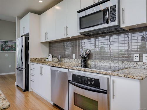 #105-399 Tyee Rd, Victoria, BC - Indoor Photo Showing Kitchen With Upgraded Kitchen