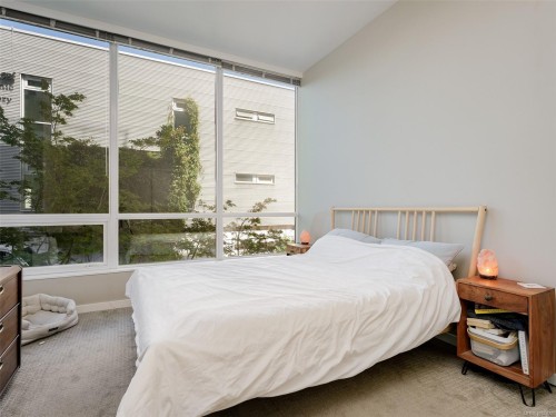 #105-399 Tyee Rd, Victoria, BC - Indoor Photo Showing Bedroom