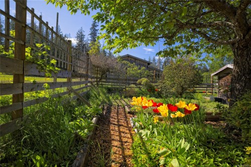 144 Hedger Rd, Salt Spring, BC 