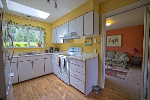 144 Hedger Rd, Salt Spring, BC 