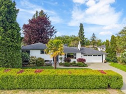 2090 McNeill Ave Oak Bay, BC V8S 2X8