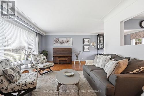 31 Algonquin Avenue, Hamilton, ON - Indoor Photo Showing Living Room With Fireplace