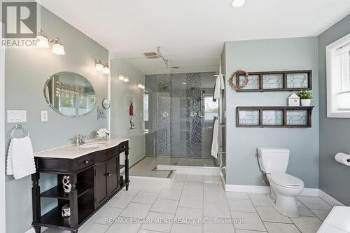 31 Algonquin Avenue, Hamilton, ON - Indoor Photo Showing Bathroom