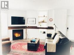 48 PINE STREET  Collingwood, ON L9Y 2N7