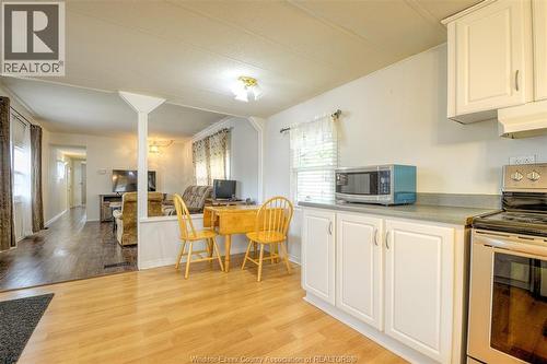8 Ash Court, Mcgregor, ON - Indoor Photo Showing Kitchen