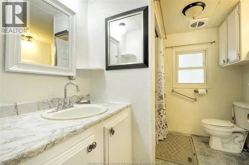 8 Ash Court, Mcgregor, ON - Indoor Photo Showing Bathroom