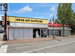 953 BRUNETTE AVENUE  Coquitlam, BC V3K 1E1