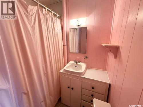407 Idylewylde Avenue, Saskatchewan Beach, SK - Indoor Photo Showing Bathroom