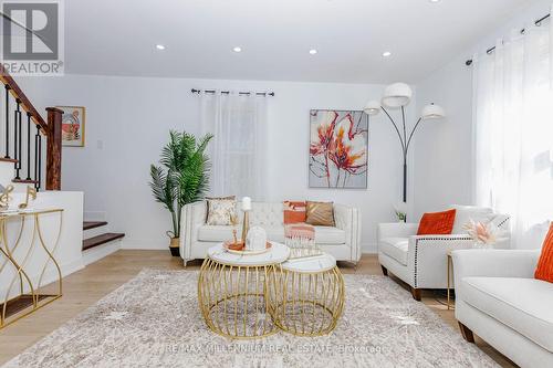 4331 Limestone Road, Milton, ON - Indoor Photo Showing Living Room