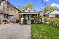 42 CLISSOLD ROAD N Toronto, ON M8Z 4T5