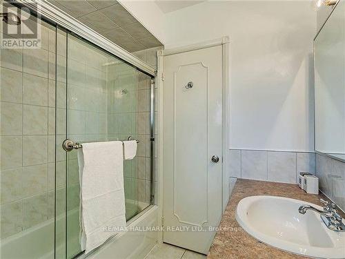 357 Monica Crescent, Burlington, ON - Indoor Photo Showing Bathroom