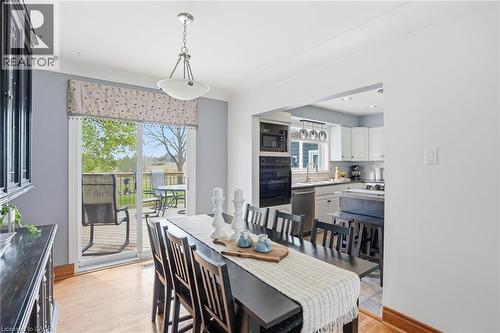 31 Algonquin Avenue, Flamborough, ON - Indoor Photo Showing Dining Room
