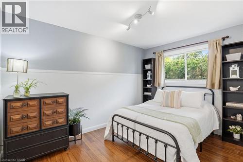 31 Algonquin Avenue, Flamborough, ON - Indoor Photo Showing Bedroom