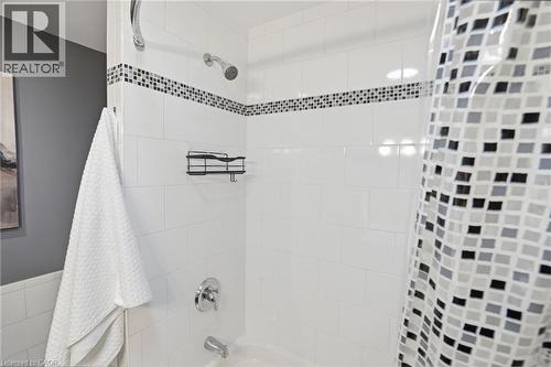 31 Algonquin Avenue, Flamborough, ON - Indoor Photo Showing Bathroom