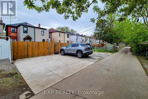 90 Gibson Avenue, Hamilton, ON - Outdoor