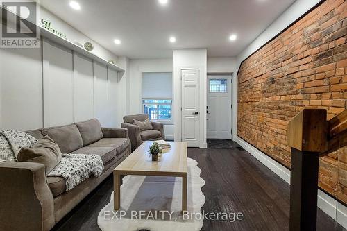 90 Gibson Avenue, Hamilton, ON - Indoor Photo Showing Other Room