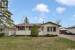 1104 McMillan AVENUE  Saskatoon, SK S7L 2V1