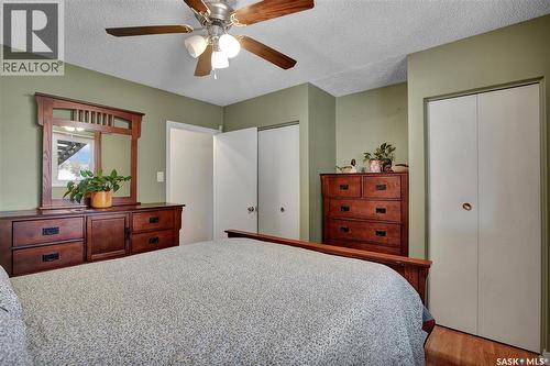 1104 Mcmillan Avenue, Saskatoon, SK - Indoor Photo Showing Bedroom