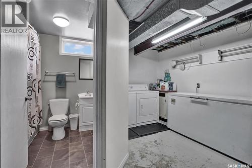 1104 Mcmillan Avenue, Saskatoon, SK - Indoor Photo Showing Laundry Room