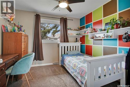 1104 Mcmillan Avenue, Saskatoon, SK - Indoor Photo Showing Bedroom