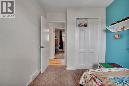 1104 Mcmillan Avenue, Saskatoon, SK - Indoor Photo Showing Bedroom