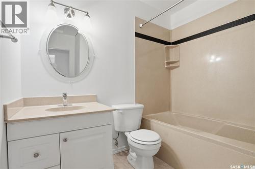 1044 East Centre, Saskatoon, SK - Indoor Photo Showing Bathroom